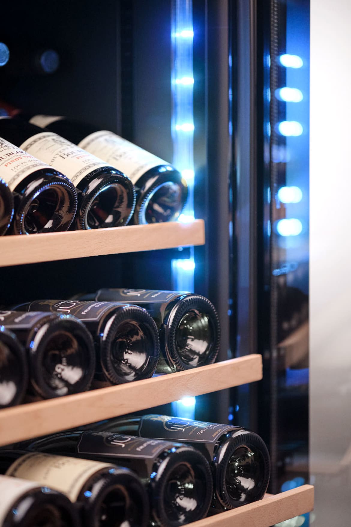 mQuvée - Velvet 220 Glass 273 Bottle Single Zone Wine Cabinet