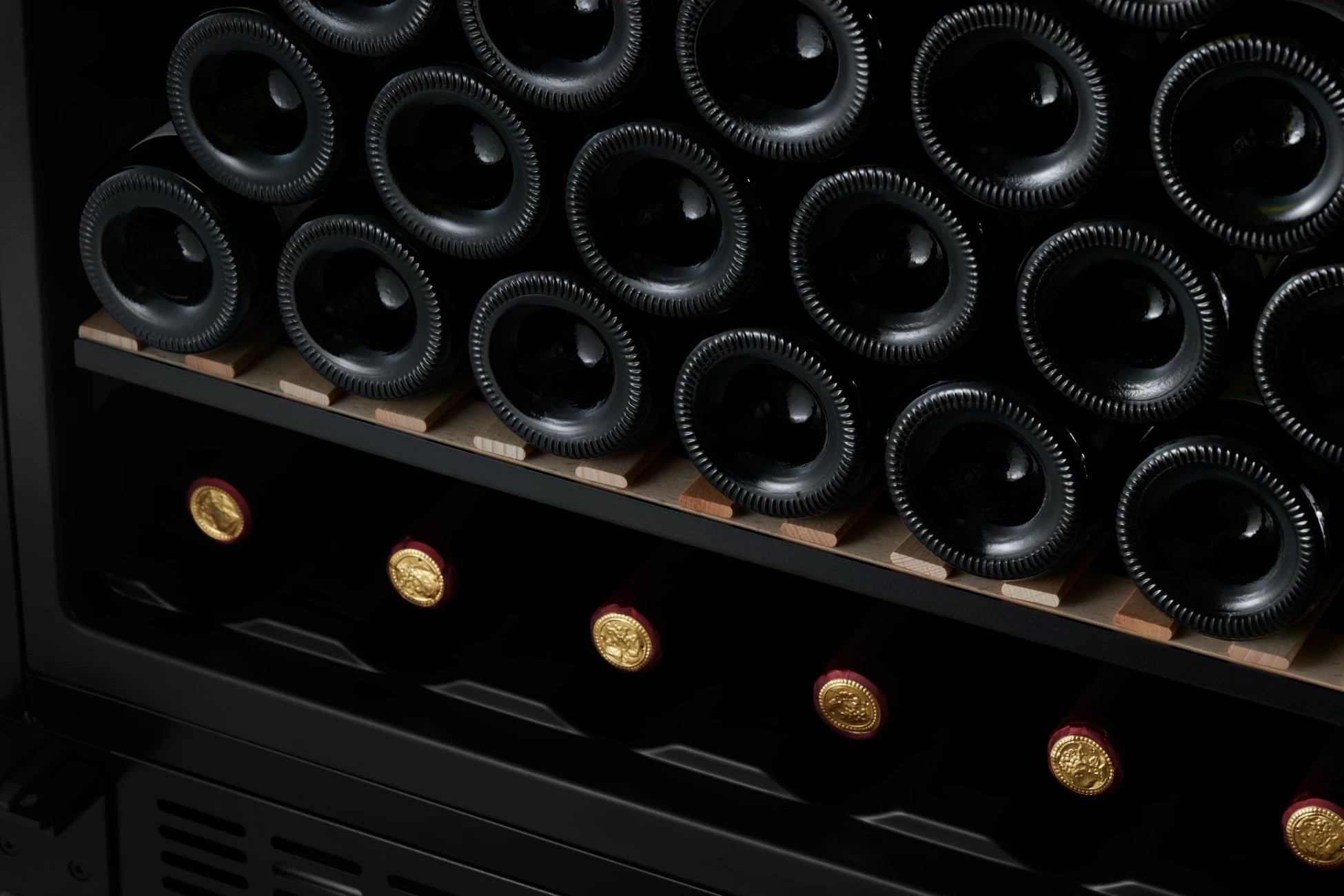 mQuvée - WineStore 226 Wine Cabinet