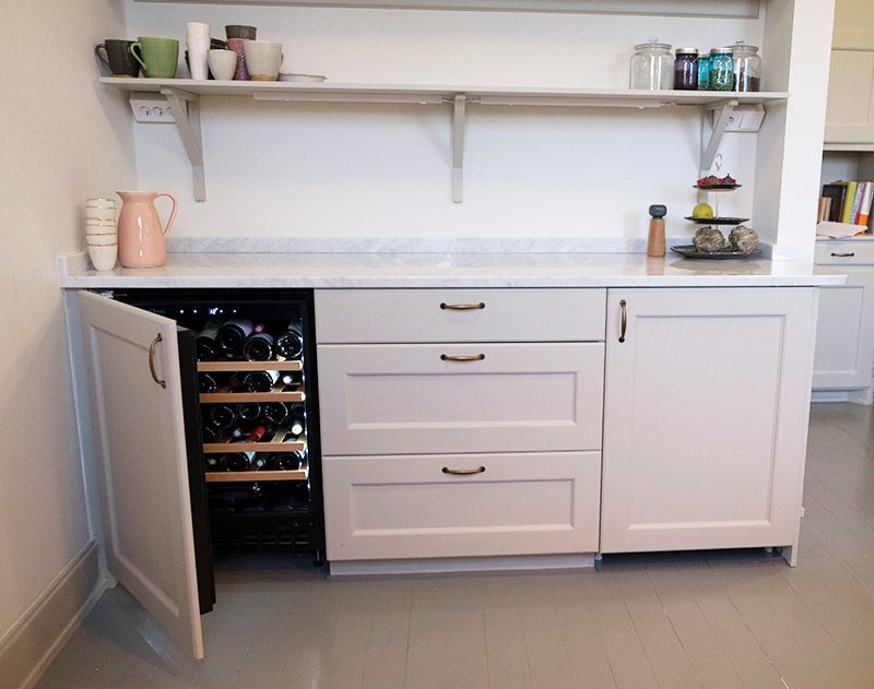 What is a fully integrated wine fridge?