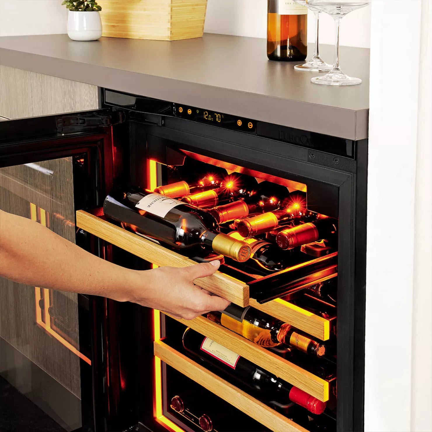 EuroCave - V-INSP-M - Inspiration - Single Zone Maturing Cabinet